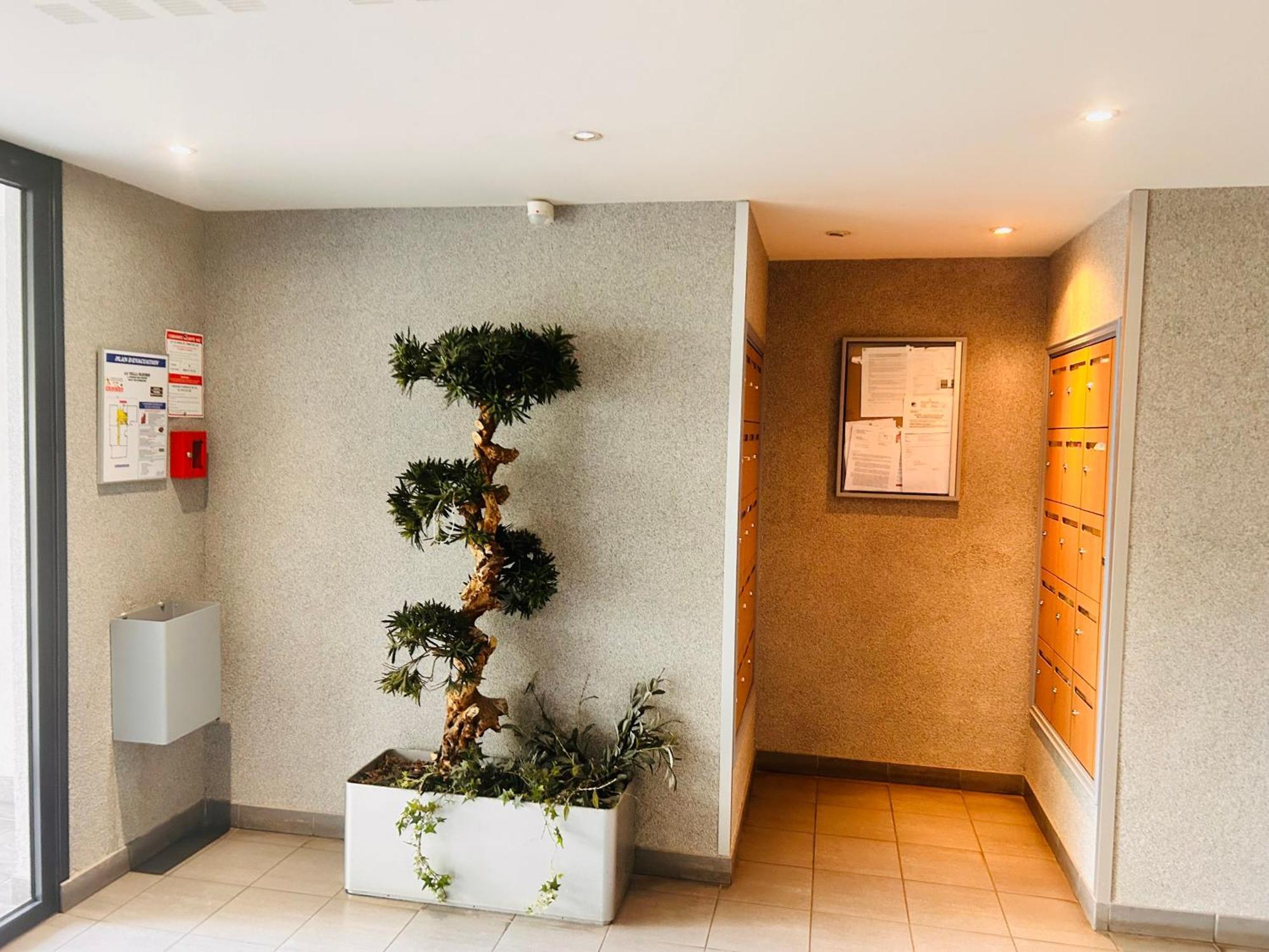 Chambre Prive Classe Villeurbanne Exterior foto