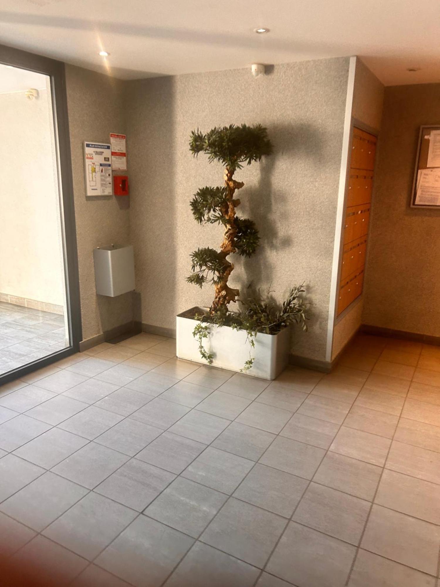 Chambre Prive Classe Villeurbanne Exterior foto